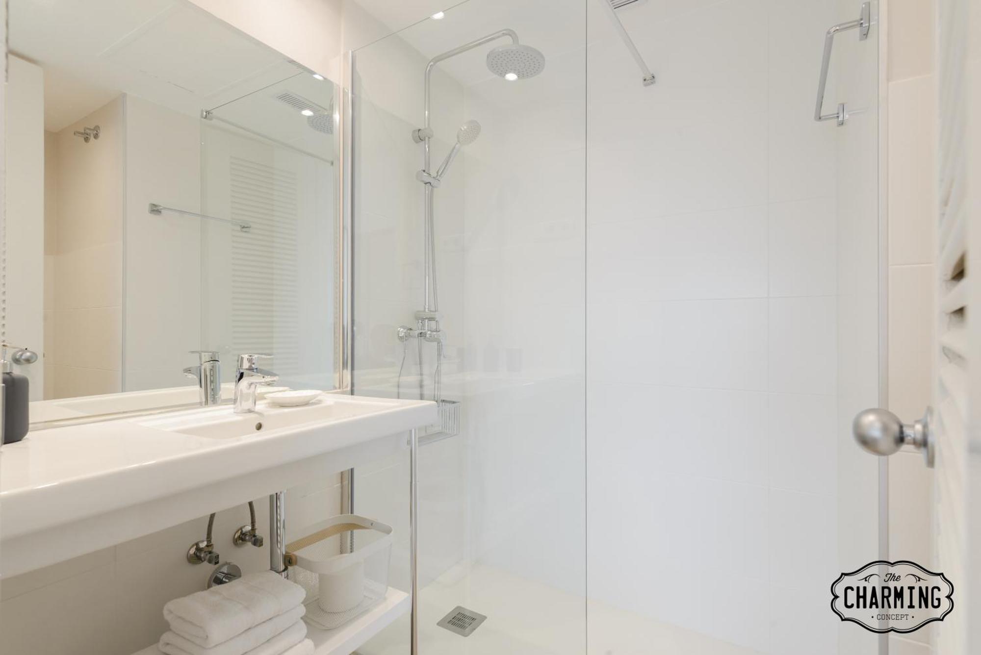Ferienwohnung Charming Eurobuilding 2 Terrace Exclusive - Plaza De Parking Madrid Exterior foto